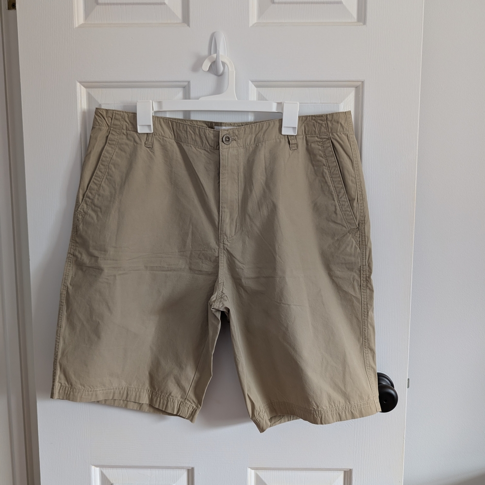 Calvin Klein Men's Flat-Front Chino Khaki Shorts Size 38